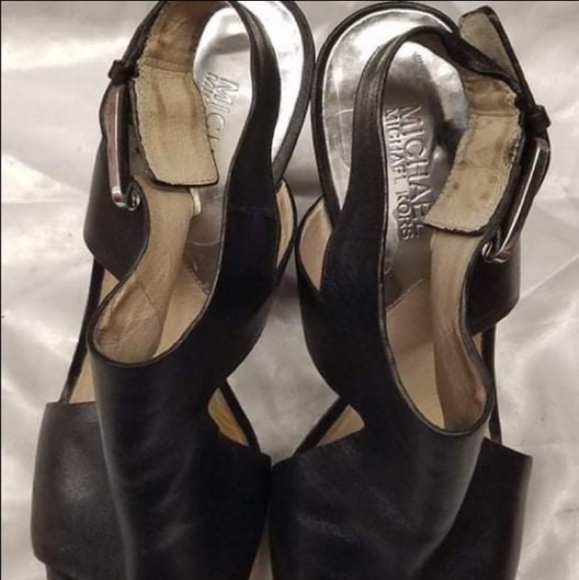 MICHEAL KORS PLATFORM SANDALS - Picture 5 of 11